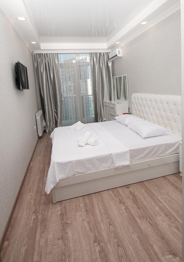 Sea Appart Hotel In The City Center Batumi Exterior photo